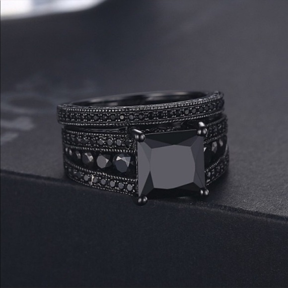 Princess cut black sapphire Sterling ring set - Picture 6 of 7
